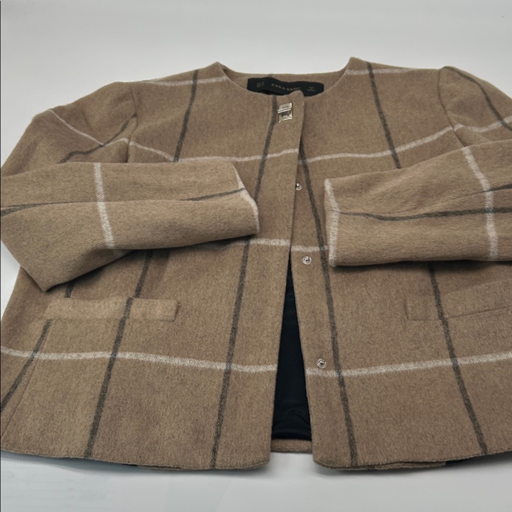 Zara Beige Wool  Jacket with Silver Hardware bust 34 length 20